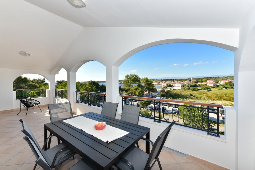 Mediterraneo Garden Apartments Petrcane Esterno foto
