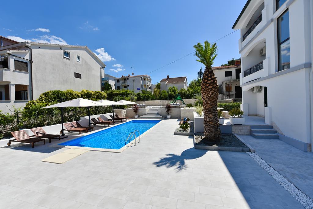Mediterraneo Garden Apartments Petrcane Esterno foto