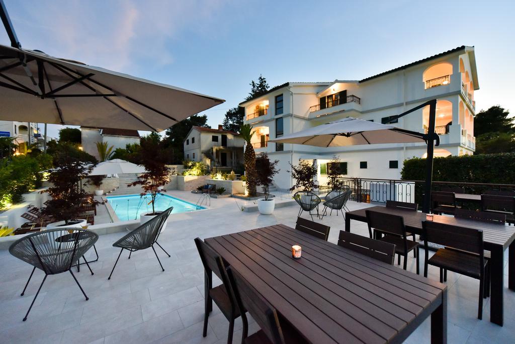 Mediterraneo Garden Apartments Petrcane Esterno foto