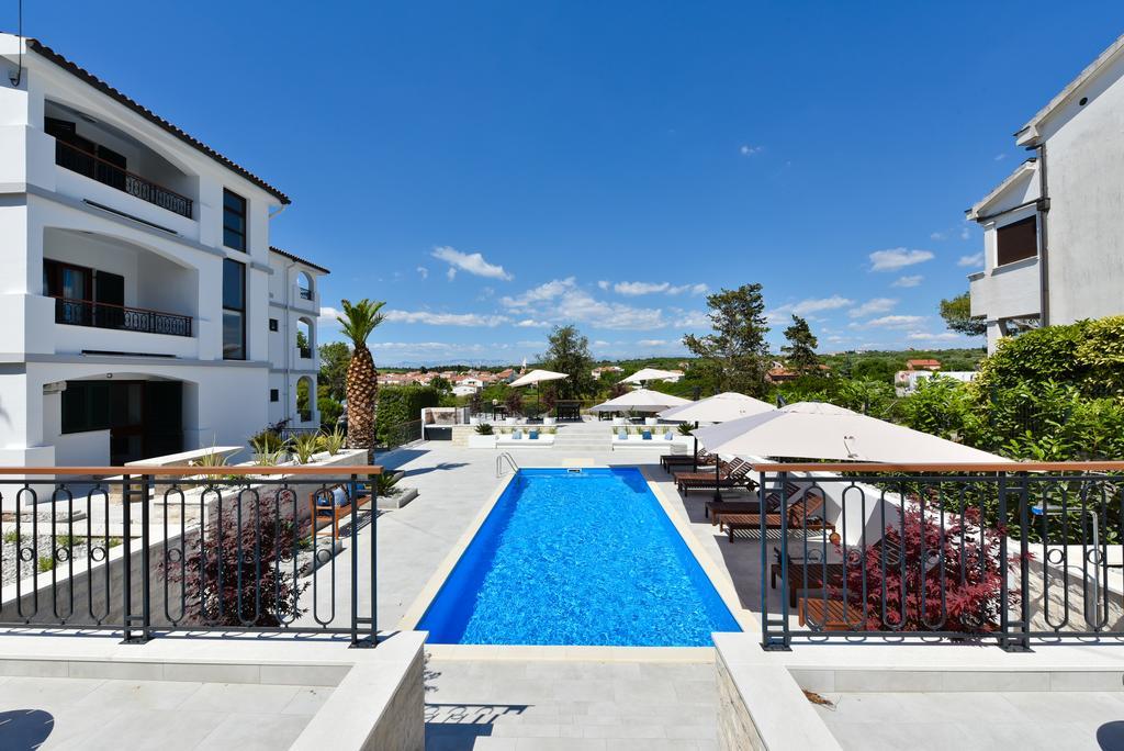 Mediterraneo Garden Apartments Petrcane Esterno foto