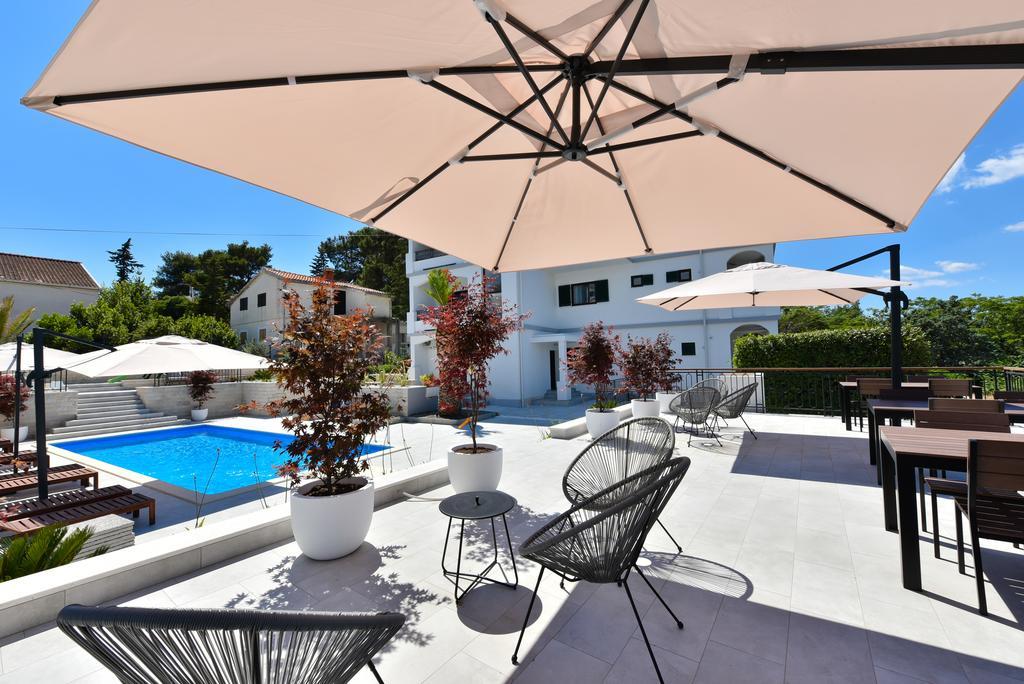 Mediterraneo Garden Apartments Petrcane Esterno foto